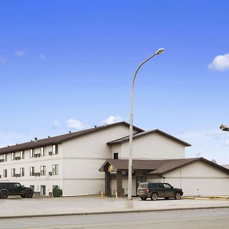 Hotel Super 8 By Wyndham Williston Nd Exterior foto