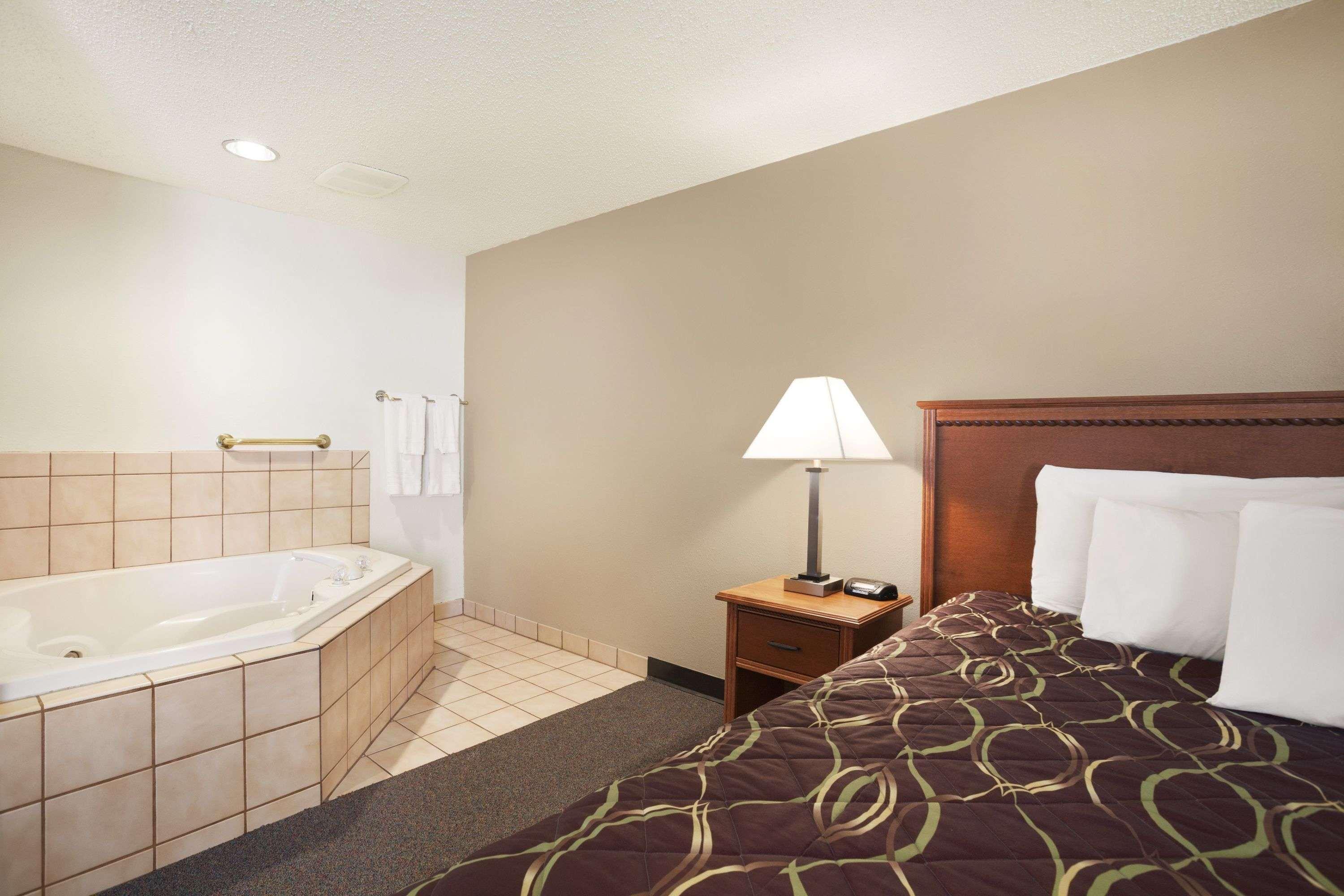 Hotel Super 8 By Wyndham Williston Nd Exterior foto