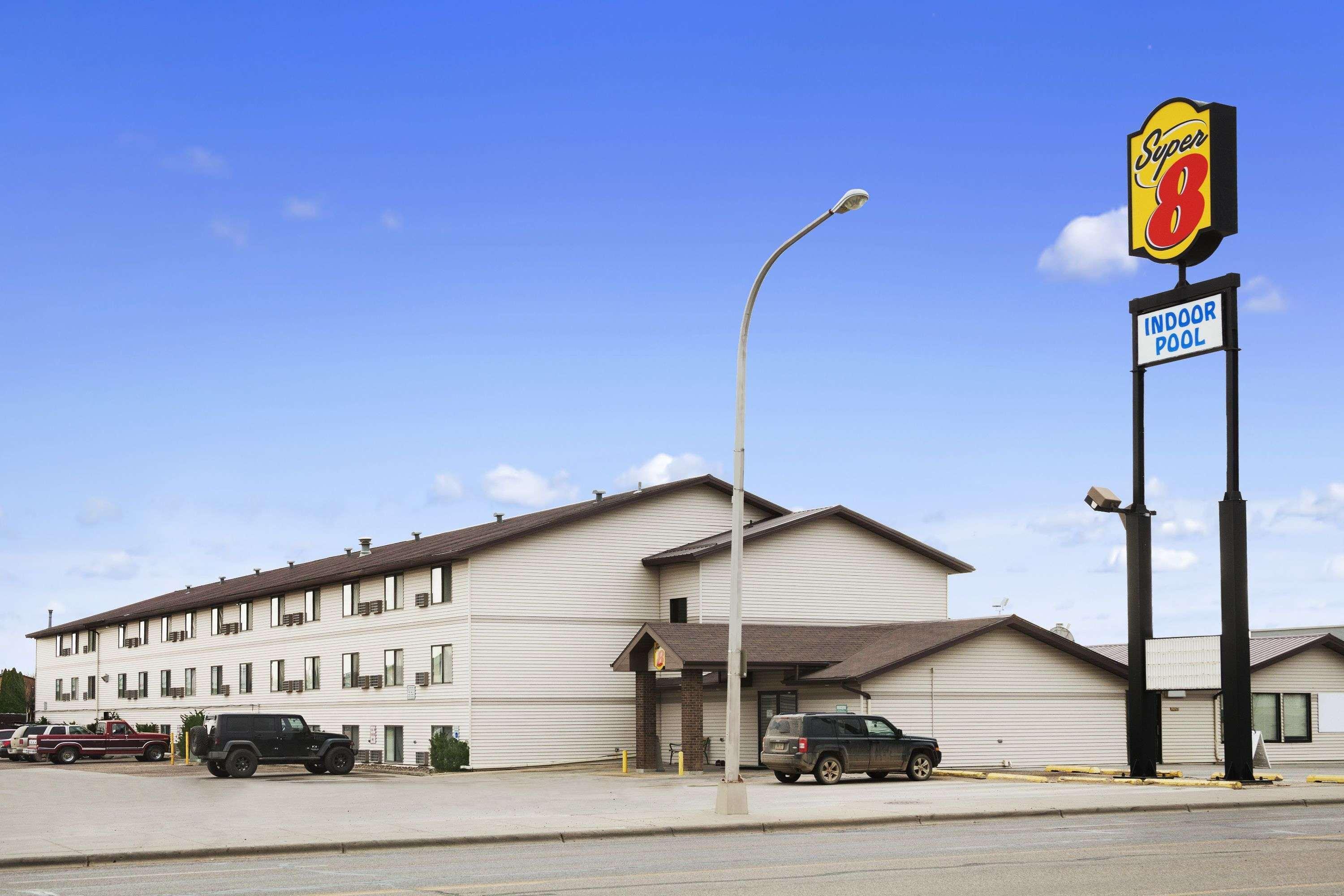 Hotel Super 8 By Wyndham Williston Nd Exterior foto